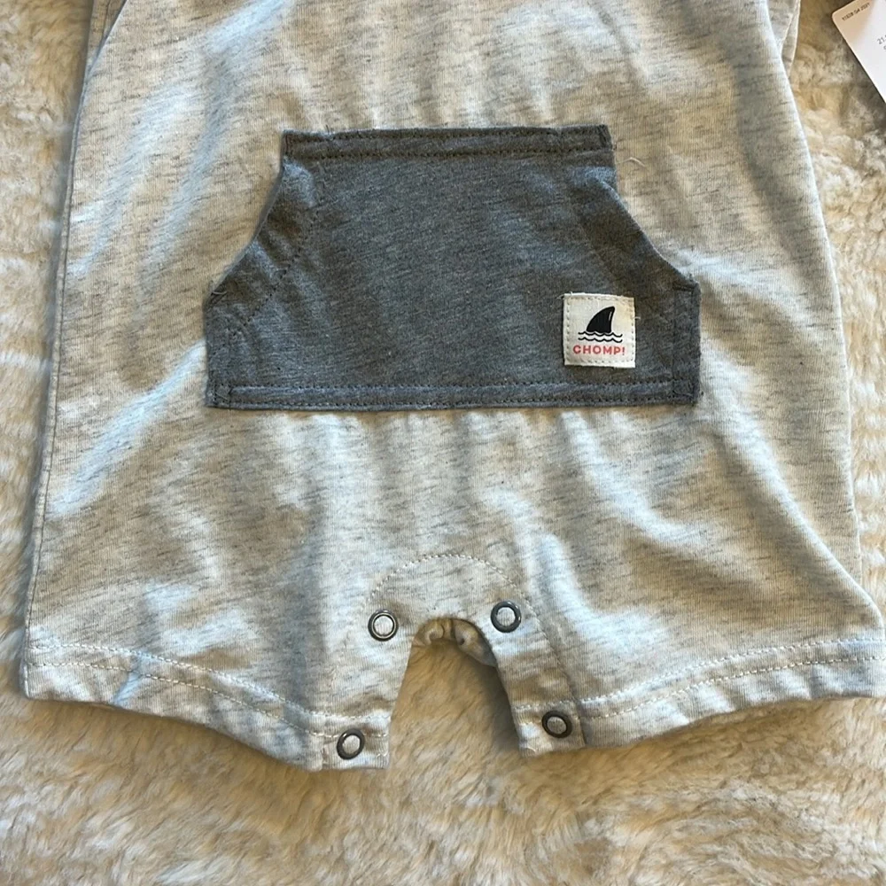 Carters shark onsie - Picture 2 of 7